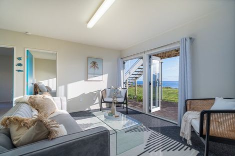 Photo of property in 92 Ocean Beach Road, Tairua, 3508