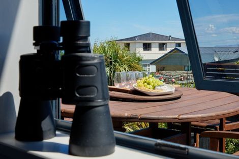 Photo of property in 17 Kotare Place, South Bay, Kaikoura, 7300