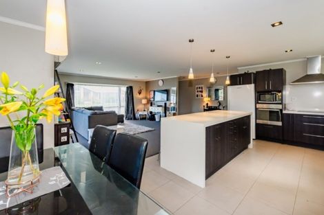 Photo of property in 79 Mazengarb Road, Paraparaumu Beach, Paraparaumu, 5032