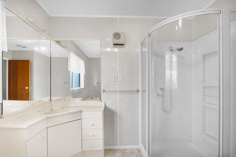 Photo of property in 5a Surrey Street, Hawera, 4610