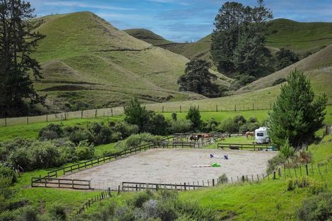 Photo of property in 679 Stanley Road, Te Popo, Stratford, 4394