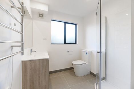 Photo of property in 5/60 Triangle Road, Massey, Auckland, 0614