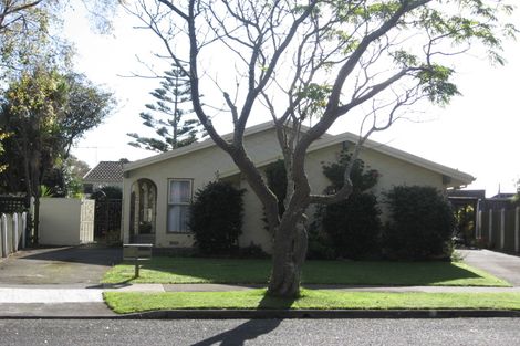 Photo of property in 12 Mcenroe Grove, Naenae, Lower Hutt, 5011