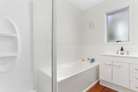 Photo of property in 23 Highland Avenue, Titirangi, Auckland, 0604