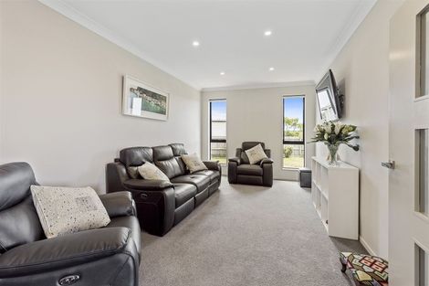 Photo of property in 8 Semaphore Lane, Whitby, Porirua, 5024