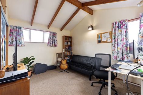 Photo of property in 6 Belgrave Place, Awapuni, Palmerston North, 4412