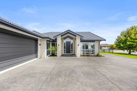 Photo of property in 8a Maple Lane, Huapai, Kumeu, 0810