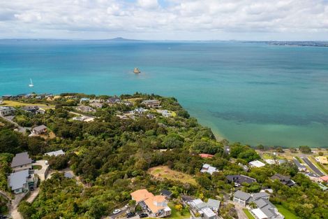Photo of property in 81 Roberts Road, Matakatia, Whangaparaoa, 0930