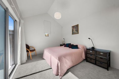 Photo of property in 12 Burgundy Drive, Martinborough, 5711