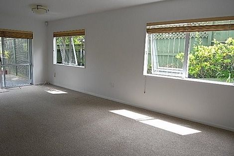 Photo of property in 2/53 Newington Road, Henderson, Auckland, 0612