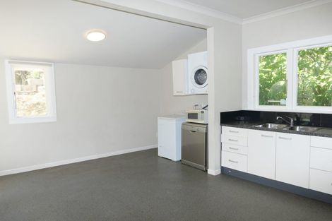 Photo of property in 5 Burrows Avenue, Karori, Wellington, 6012