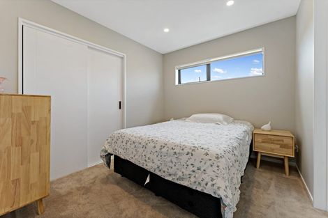 Photo of property in 50d Sandgate Avenue, Botany Downs, Auckland, 2010