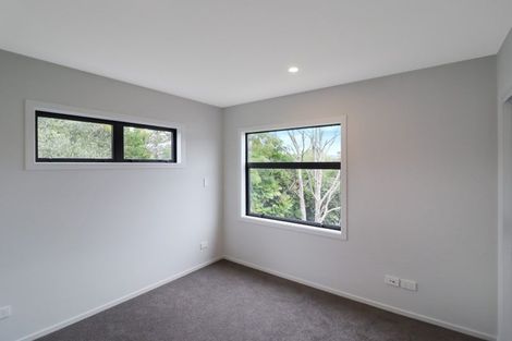 Photo of property in 137 Whites Line East, Waiwhetu, Lower Hutt, 5010