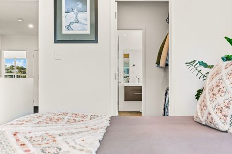 Photo of property in 69 Karepiro Drive, Stanmore Bay, Whangaparaoa, 0932