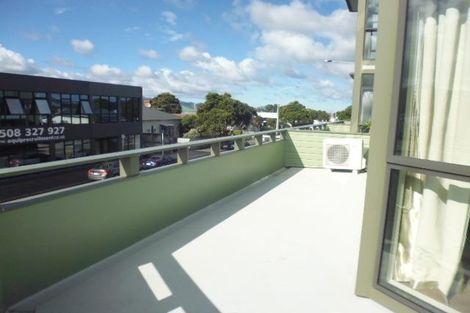 Photo of property in Petone Dental Centre, 374 Jackson Street, Petone, Lower Hutt, 5012