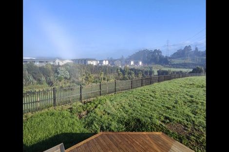 Photo of property in 19 Weza Lane, Kumeu, 0810