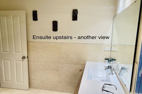 Photo of property in 11 Heidi Crescent, Flat Bush, Auckland, 2016