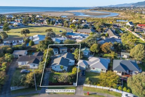 Photo of property in 45 Te Kupe Road, Paraparaumu Beach, Paraparaumu, 5032