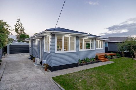 Photo of property in 15 Peters Avenue, Cloverlea, Palmerston North, 4412