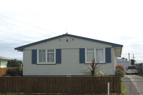 Photo of property in 41 Matipo Street, Castlecliff, Whanganui, 4501