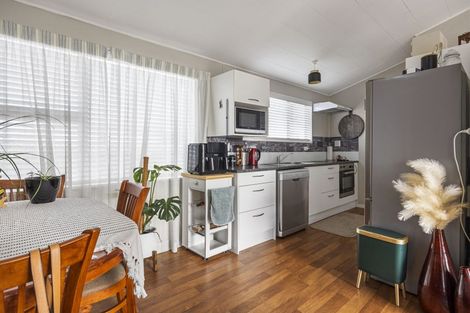 Photo of property in 34 Kamahi Avenue, Hawera, 4610