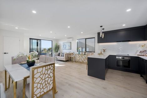Photo of property in 8b Hadfield Street, Beach Haven, Auckland, 0626