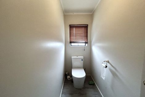 Photo of property in 2/17 Arosa Place, Forrest Hill, Auckland, 0620