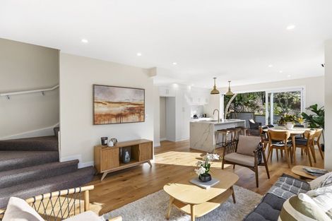 Photo of property in 1 Pinnacle Street, Seatoun, Wellington, 6022