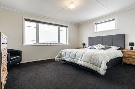 Photo of property in 22 Roberts Road, Te Atatu South, Auckland, 0610