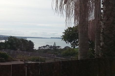 Photo of property in 104 Bleakhouse Road, Mellons Bay, Auckland, 2014