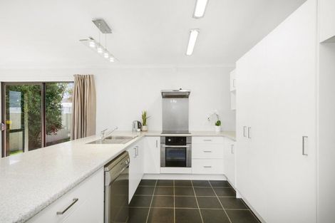 Photo of property in 3a Savage Crescent, Upper Hutt Central, Upper Hutt, 5018