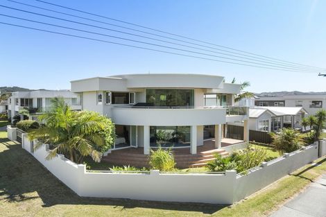 Photo of property in 301 Beach Road, Whangamata, 3620