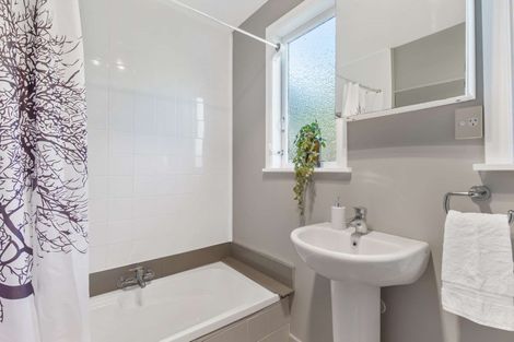 Photo of property in 92 Winara Avenue, Waikanae, 5036