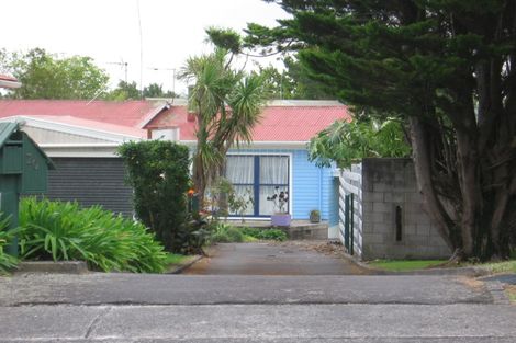 Photo of property in 20 Miltonia Avenue, Te Atatu South, Auckland, 0610