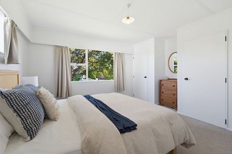 Photo of property in 12 Nimmo Avenue West, Waikanae, 5036