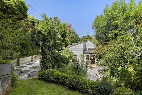 Photo of property in 21 Lower Watt Street, Wadestown, Wellington, 6012