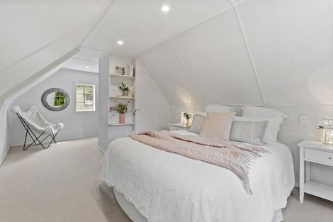 Photo of property in 136 Parkvale Road, Karori, Wellington, 6012