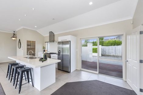 Photo of property in 162 Saint James Drive, Huntington, Hamilton, 3210