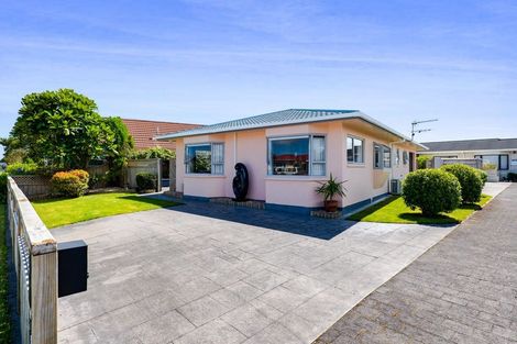 Photo of property in 1 Mangorei Road, Merrilands, New Plymouth, 4312