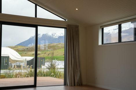 Photo of property in 45 Shelduck Road, Jacks Point, 9371