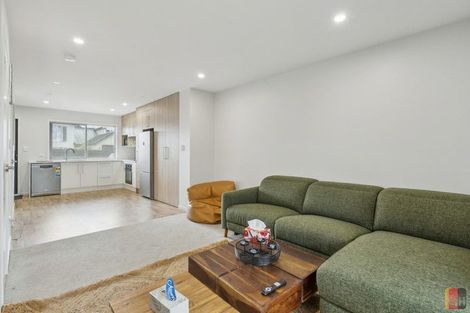 Photo of property in 2 Mikoikoi Crescent, Mangere Bridge, Auckland, 2022