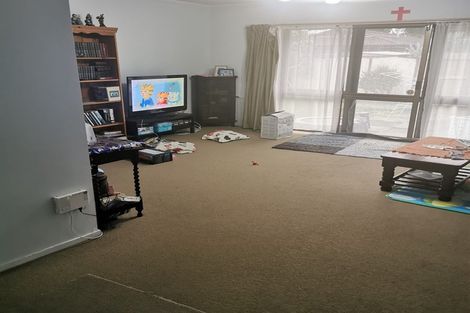 Photo of property in 1/52 Sunderlands Road, Half Moon Bay, Auckland, 2012