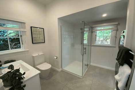 Photo of property in 26 West Road, Northland, Wellington, 6012