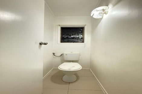 Photo of property in 1/15 Roseberry Avenue, Birkenhead, Auckland, 0626