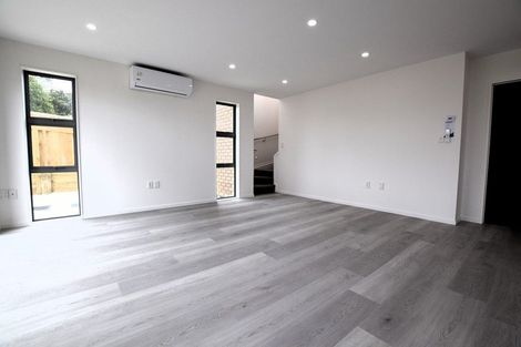Photo of property in 62 Royal Road, Massey, Auckland, 0614