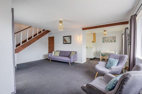 Photo of property in 6 Jarrett Court, Roslyn, Palmerston North, 4414