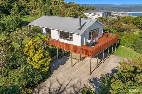 Photo of property in 24 Titiro Moana Road, Korokoro, Lower Hutt, 5012