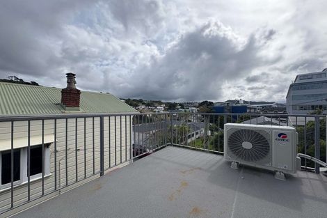 Photo of property in 8e Finlay Terrace, Mount Cook, Wellington, 6021