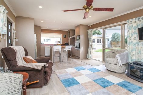 Photo of property in 91 Taikata Road, Te Atatu Peninsula, Auckland, 0610