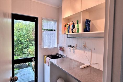 Photo of property in 8 Broadfield Street, Massey, Auckland, 0614